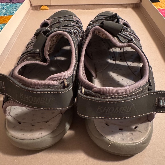 Khombu Sandals Size 9M - Picture 3 of 5